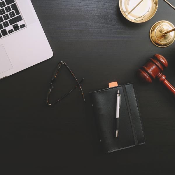 JuryAssociates_671548099